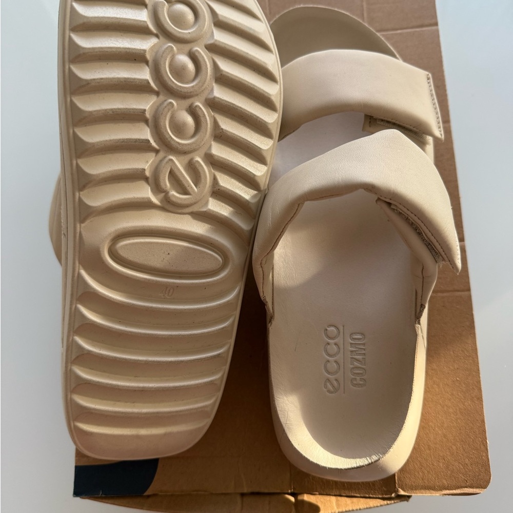 Ecco cozmo wide platform Beige Slide 40 Sandals206663